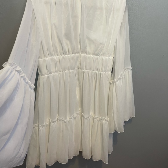 White Flowy arm Dress - Picture 3 of 10